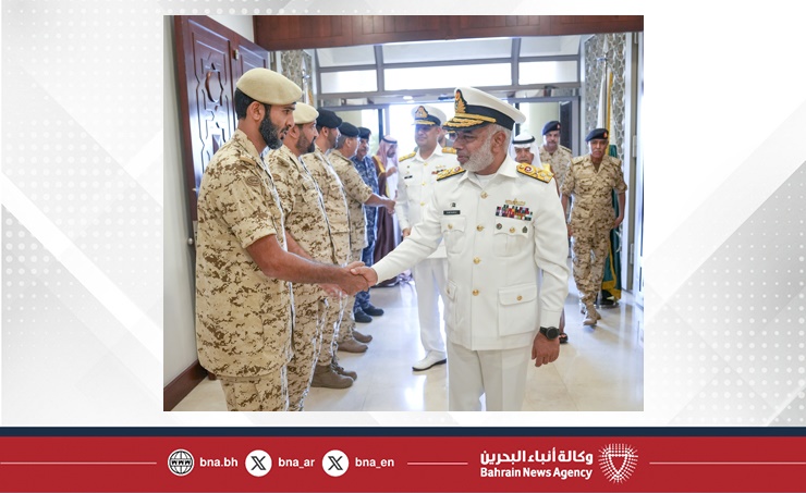 القائد العام لقوة دفاع البحرين يستقبل رئيس هيئة أركان البحرية بجمهورية باكستان الإسلامية